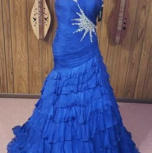 Jovani - Long Dress - Color Royal Blue - Size 6 - 9590A - Original Price $509